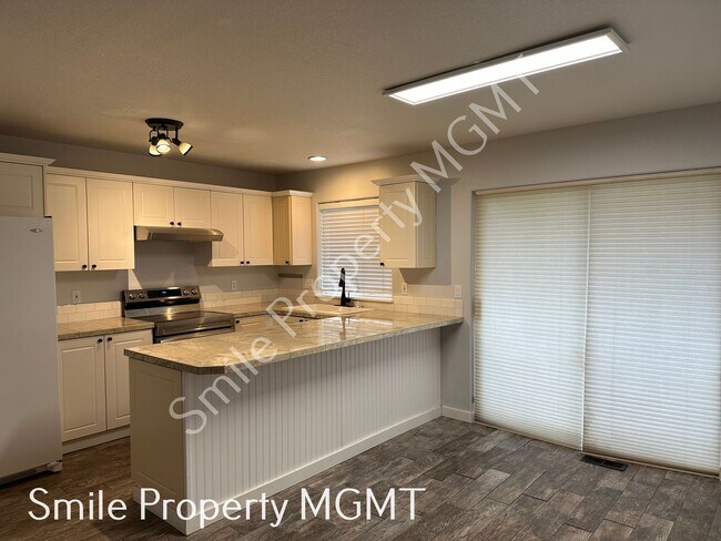 Building Photo - 3 Bedroom House in Happy Valley
