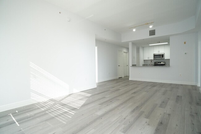 Building Photo - 1200 Town Center Dr