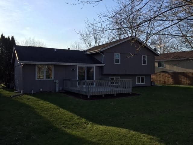 Building Photo - 4 Bedroom 3 Bath home available in Rockford