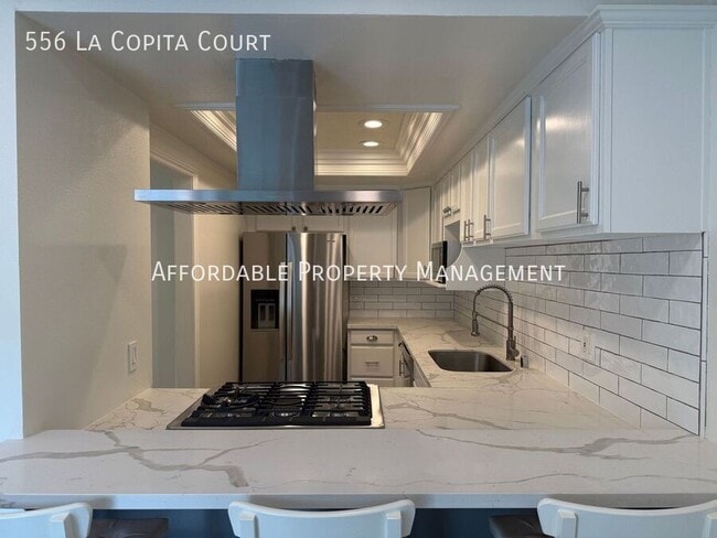 Building Photo - 556 La Copita Ct