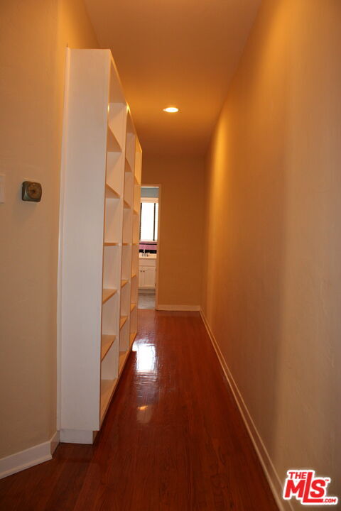 Building Photo - 1020 Hi Point St