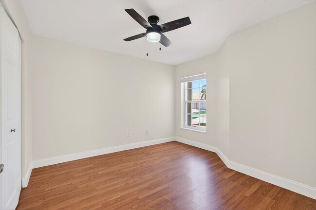 Building Photo - 9308 Lake Serena Dr