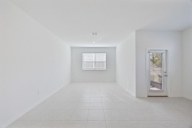 Building Photo - Brand New End Unit Townhome in Angeline Co...