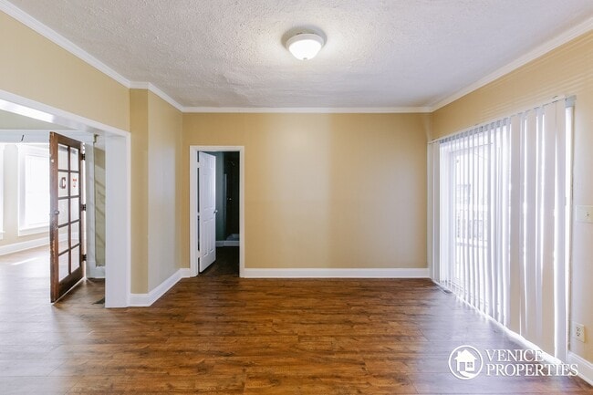 Building Photo - 4 Bedroom on OSU Campus