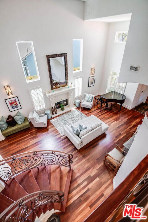 Building Photo - 4520 Tyrone Ave