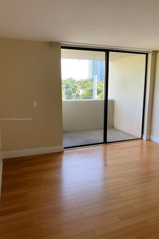 Building Photo - 2715 Tigertail Ave