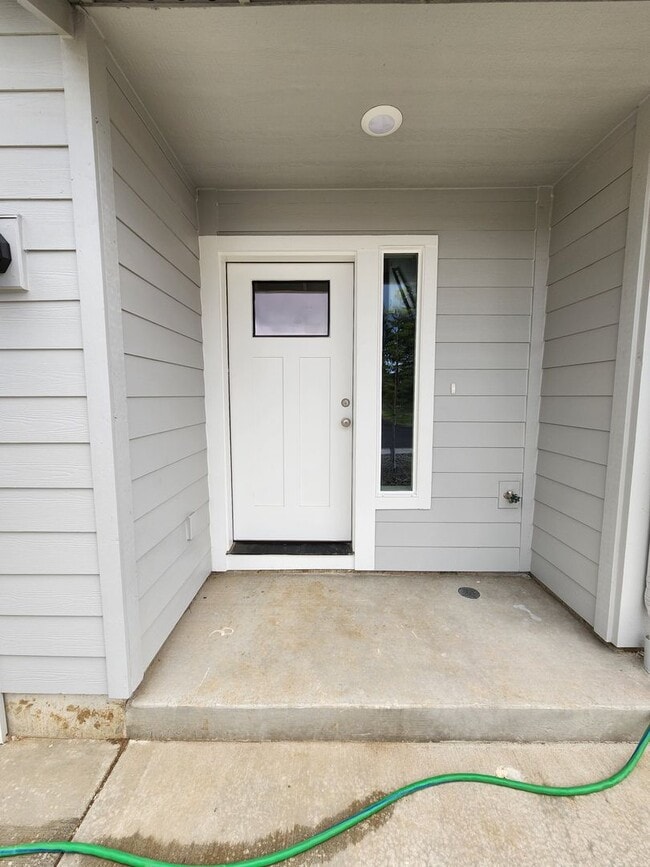 Building Photo - 1014 Peach Rd