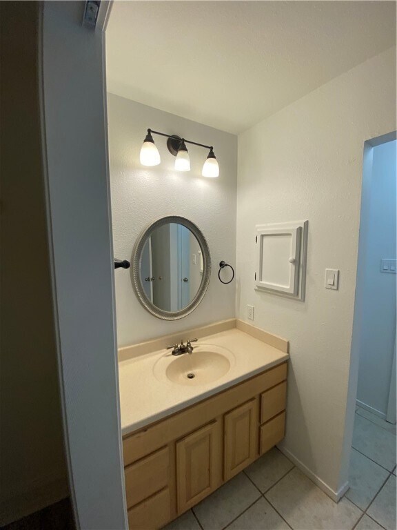 Building Photo - 313 Easy St