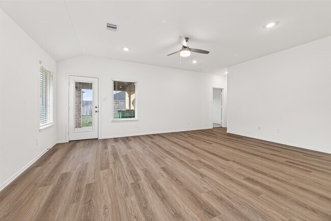 Building Photo - 6847 Tammany Manor Ln
