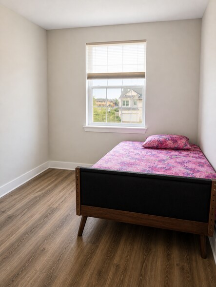 Bedroom 2 - 1404 Brookdale Ct