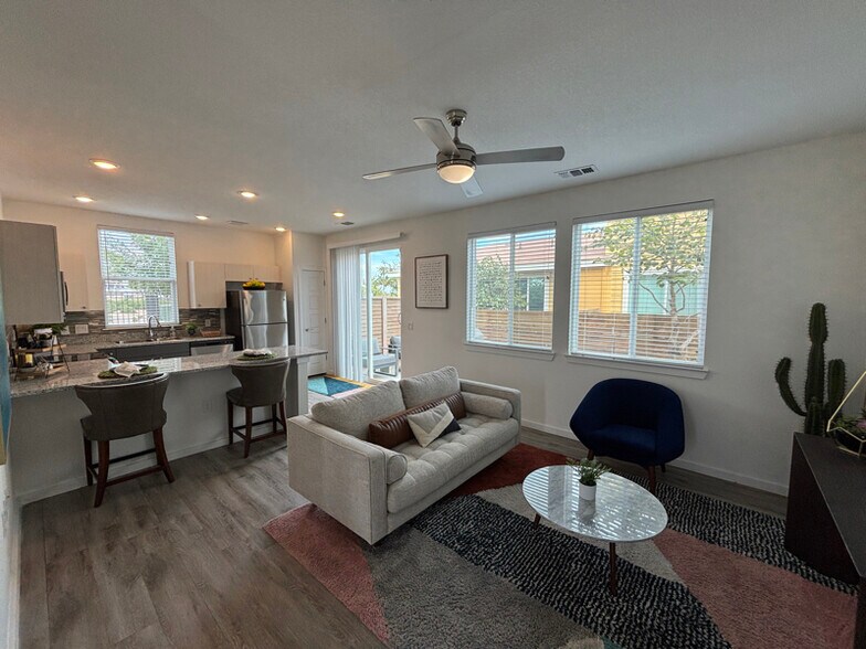 Building Photo - 151 Rikardson St