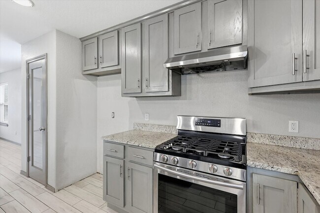 Building Photo - 1804 Glenmore Ave