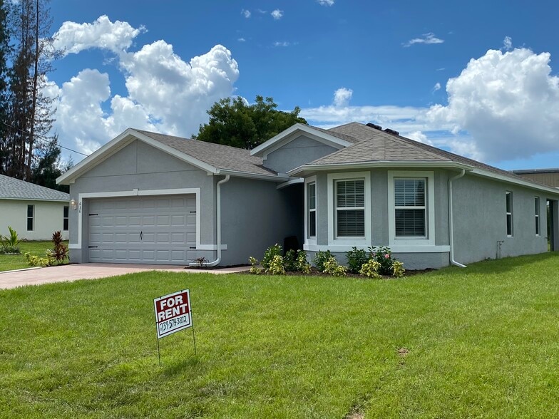 Building Photo - 636 SW 19th Ave