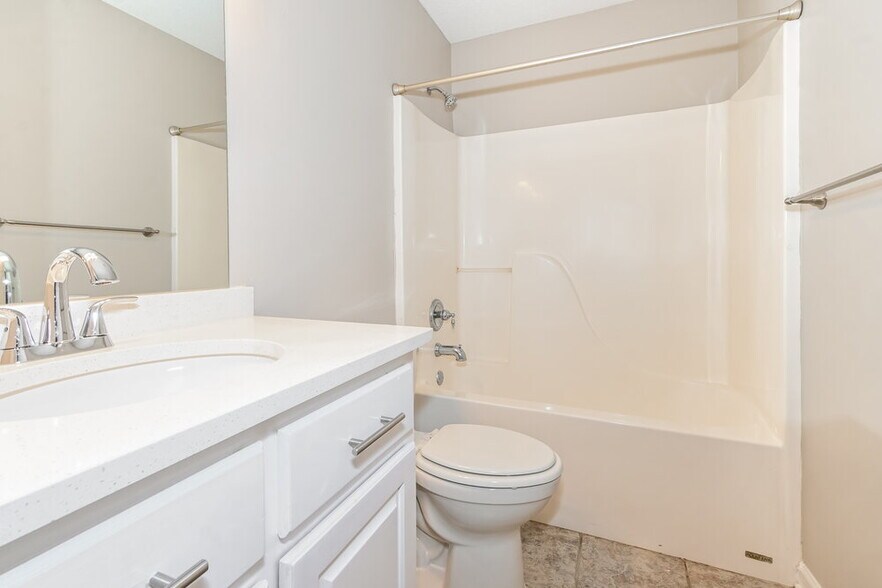 Building Photo - 8083 Delta Lakes Blvd