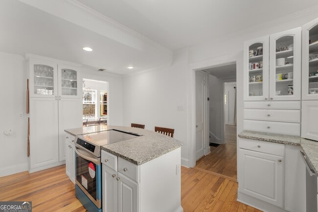 Building Photo - 374 8th St NE
