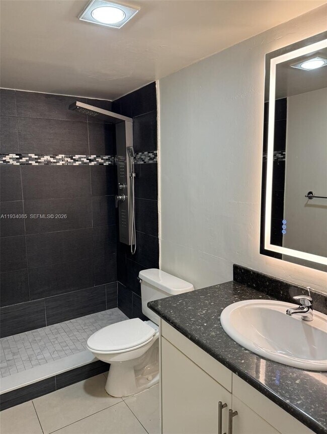 Building Photo - 301 Golden Isles Dr