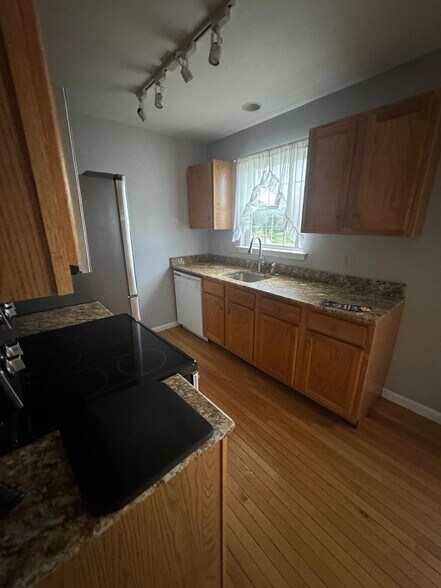 Building Photo - 1026 W Tioga St