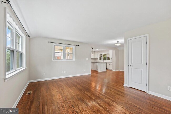 Building Photo - 2722 Woodley Pl