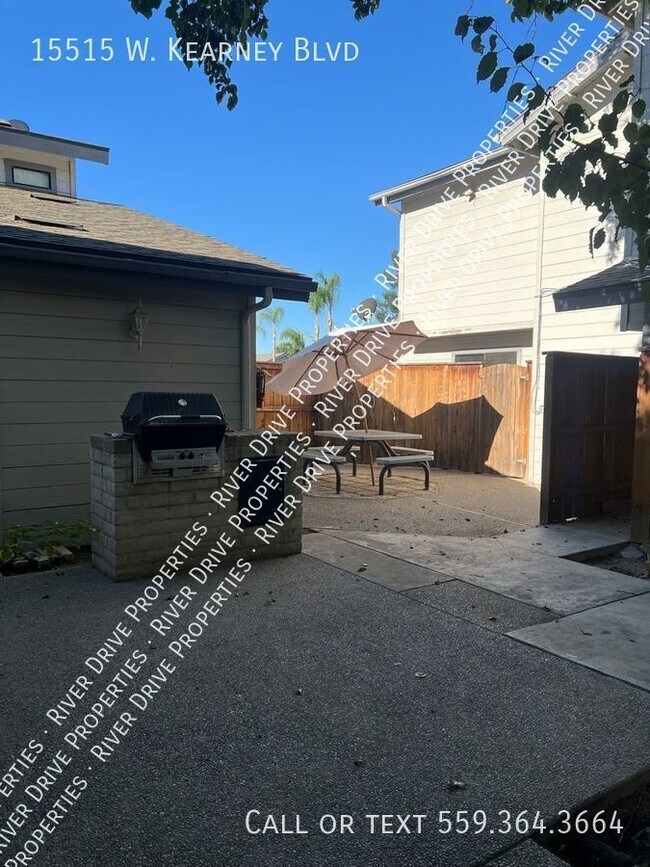 Building Photo - Spacious Two Bedroom in Kerman!