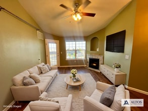 Building Photo - 1 bed 1 bath w/ Beautiful Mountain views!