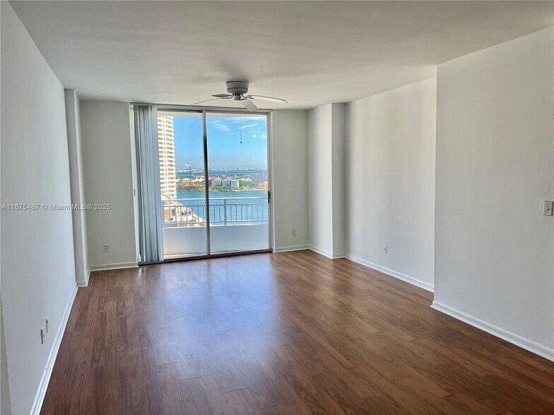 Building Photo - 770 Claughton Island Dr