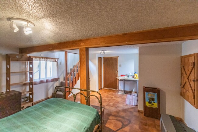 Building Photo - Great Mountain Home - Fully Furnished