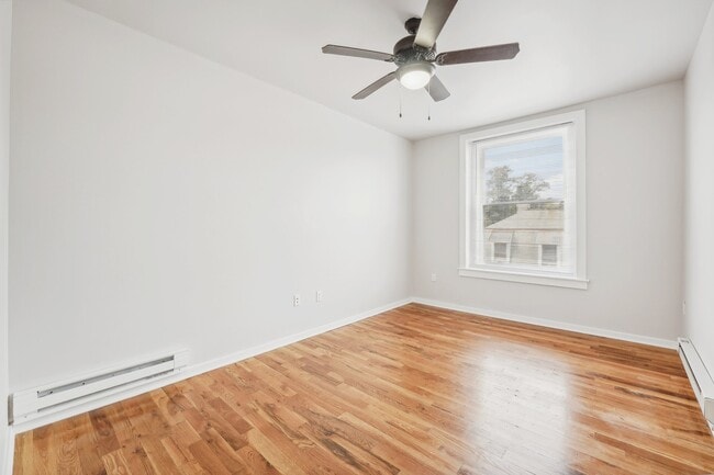 Building Photo - 4300 Chestnut St