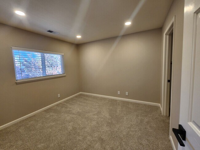 Building Photo - Home For Rent in Caughlin Ranch Reno