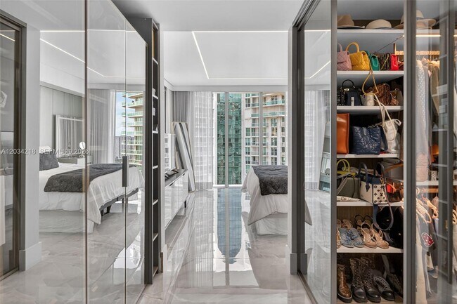 Building Photo - 300 Sunny Isles Blvd