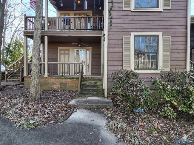 Building Photo - 2020 Woodlawn Dr SW