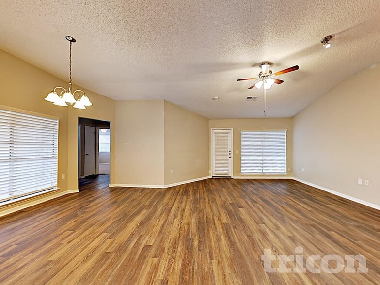 Building Photo - 6839 Raintree Forest