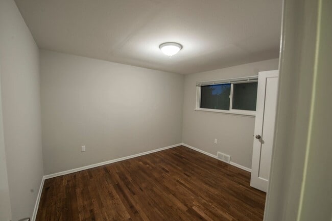 Building Photo - 10039 Ashworth Ave N