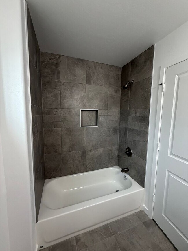 Building Photo - BRAND NEW 3 BEDROOM HOME!
