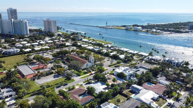 Building Photo - 1959 SE 25th Ave