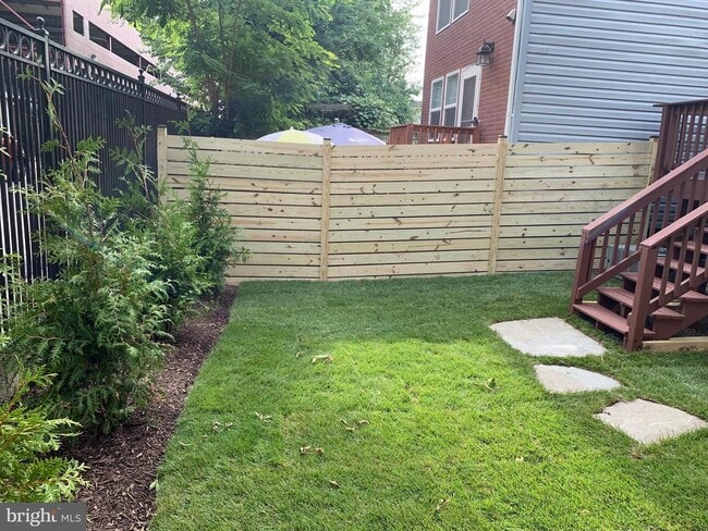 Building Photo - 22 E Reed Ave