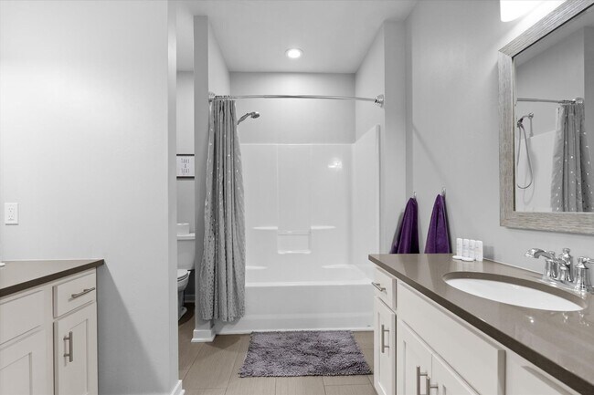 Building Photo - 1015 Riparian Dr