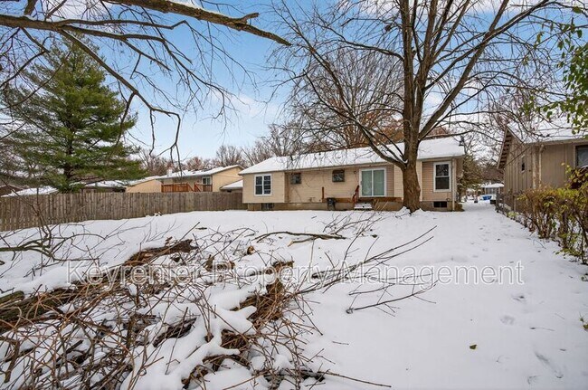 Building Photo - 12117 Castilon Ave