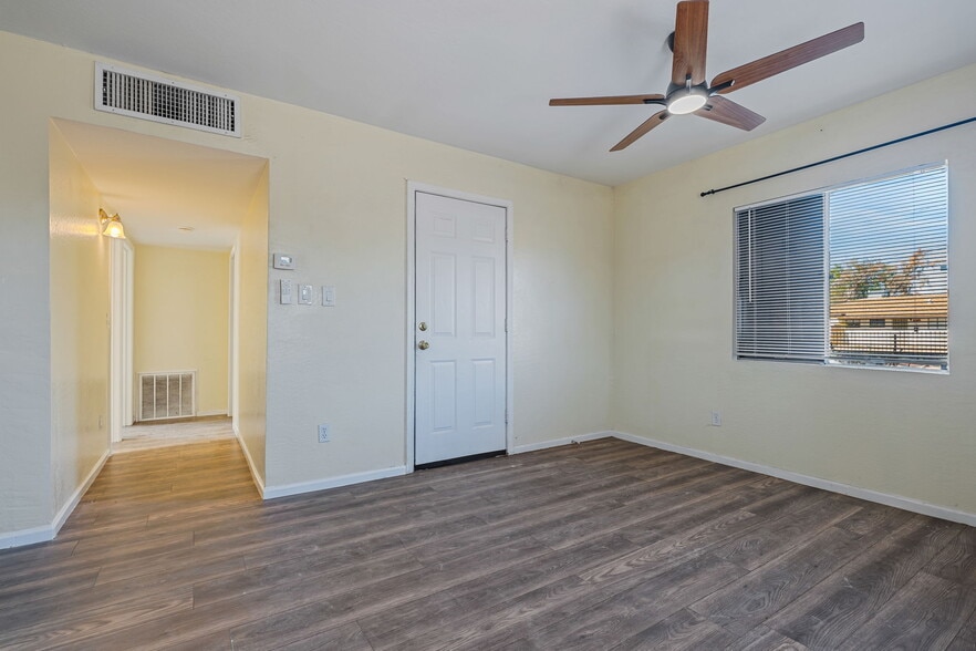 Building Photo - 2745 E Willetta St