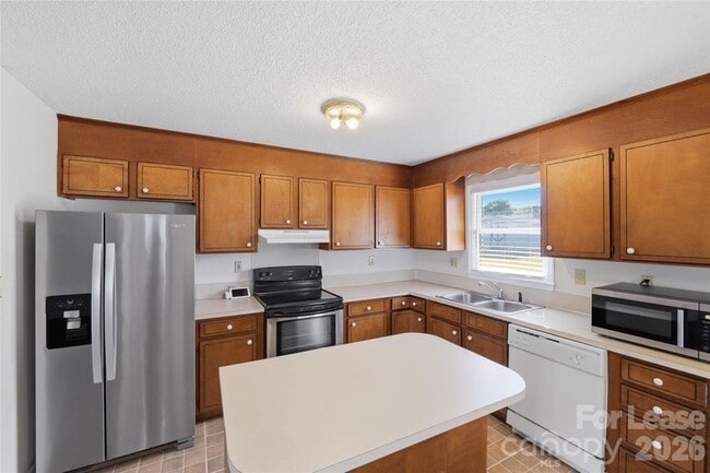 Building Photo - 1607 McFarland Dr