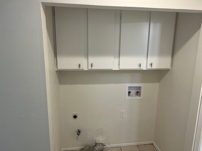 Building Photo - McGilvray Properties2 (5302 Indio Cir)