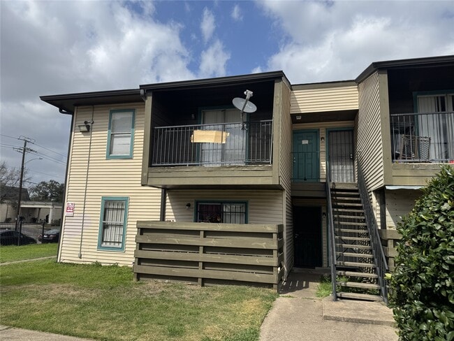 Building Photo - 6161 Reims Rd