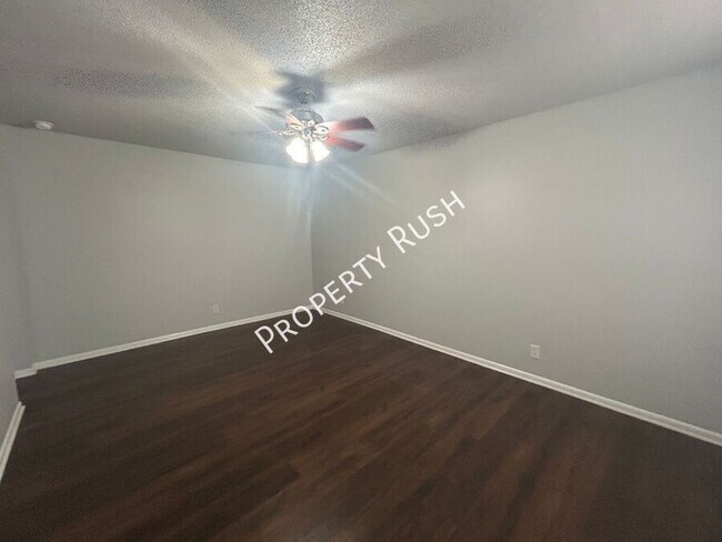 Building Photo - 3210 Joselin Ln