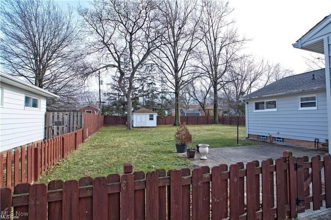 Building Photo - 1071 Cranbrook Dr