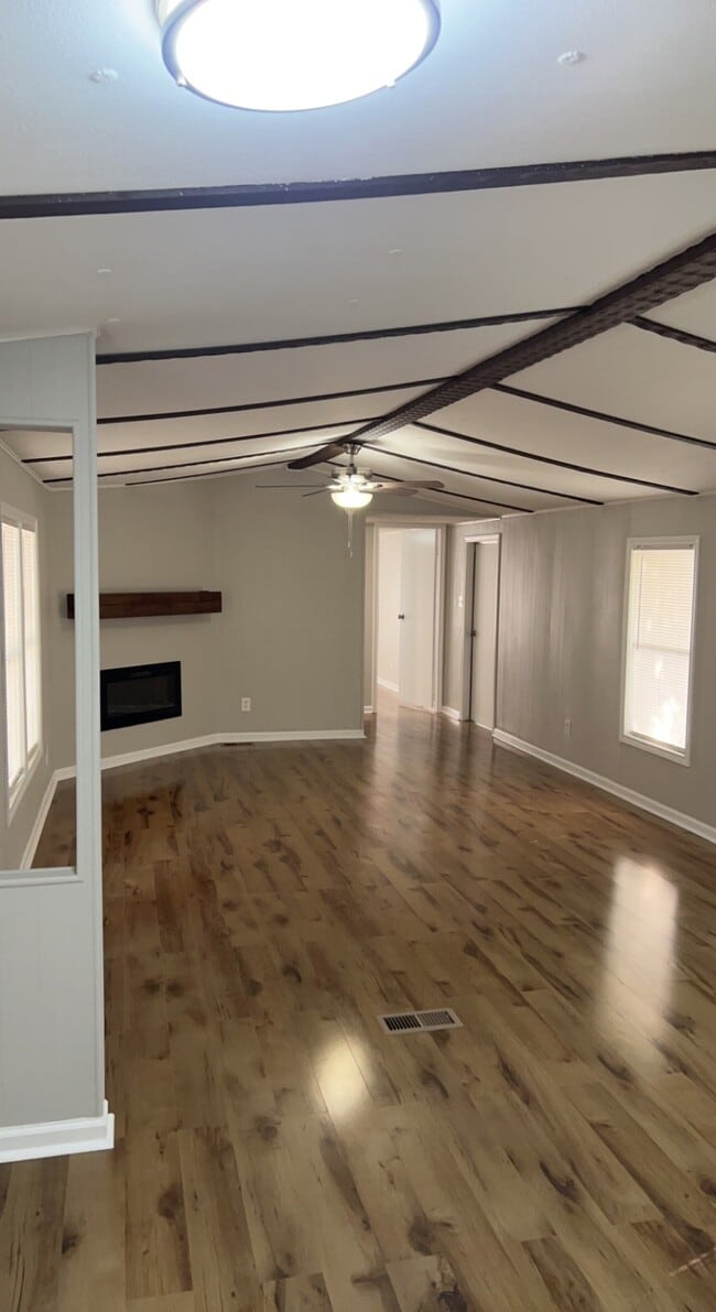 Building Photo - 213 Orange St