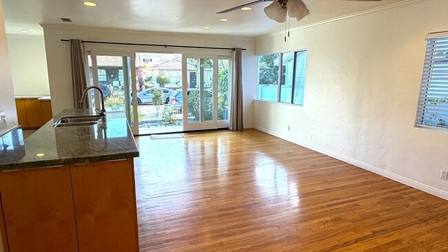 Building Photo - 257 Claremont Ave