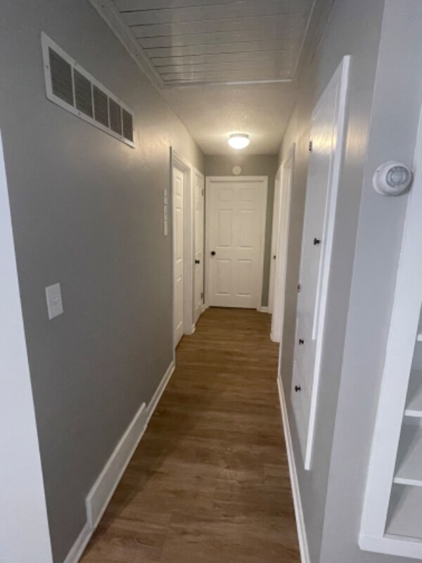 Building Photo - 106 W 8th St