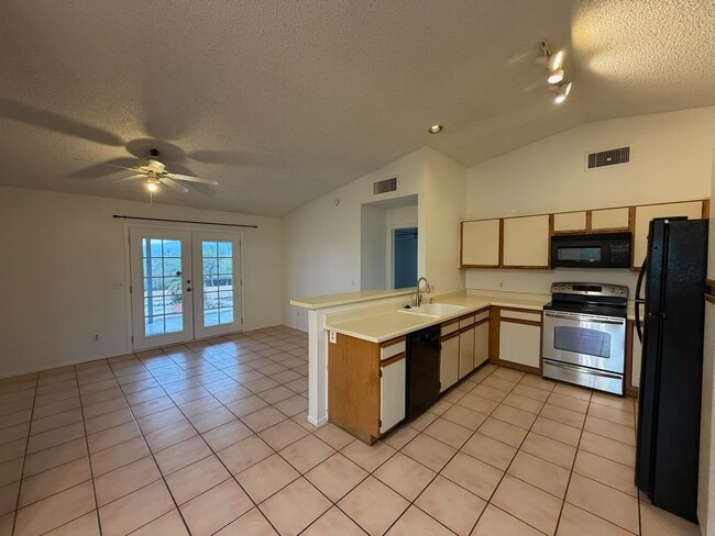 Building Photo - 10106 Cll Del Este