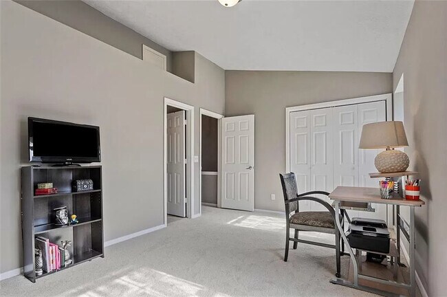 front bedroom - 3444 Washington Way