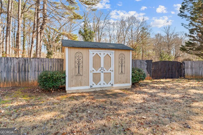 Building Photo - 4205 S Hurt Rd SW