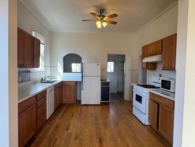 Building Photo - 1010 White Ave